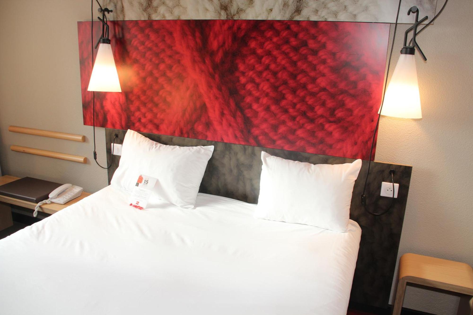 Ibis La Ciotat Hotel Room photo